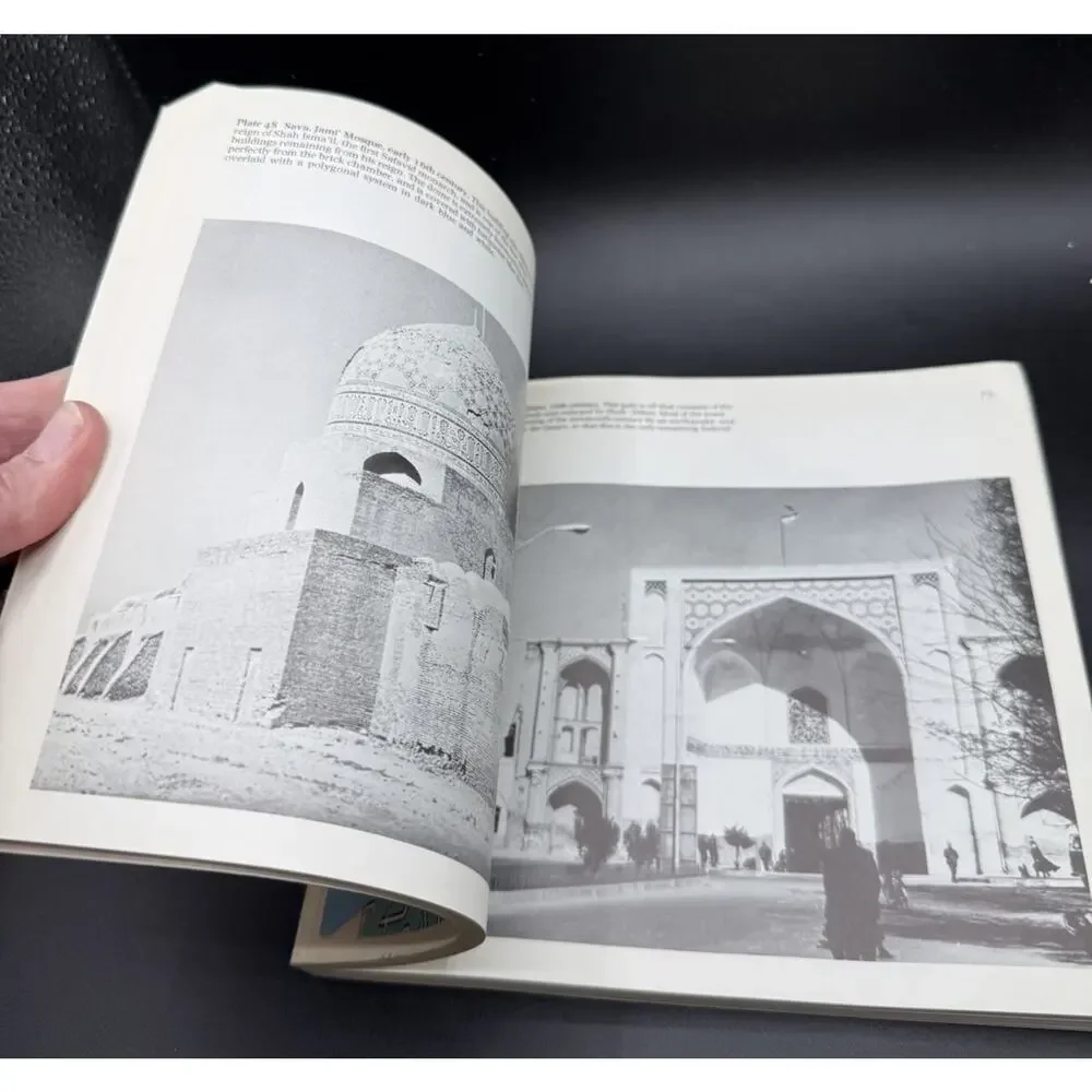 Iran: 2 (Islamic Architecture S.) by Harrow, Leonard Paperback softback EUC